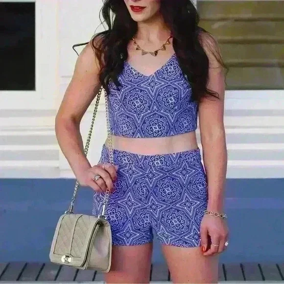 Forever 21 2 Piece Tile Print Shorts Set size small Crop Top 2 Piece Set - Picture 3 of 3